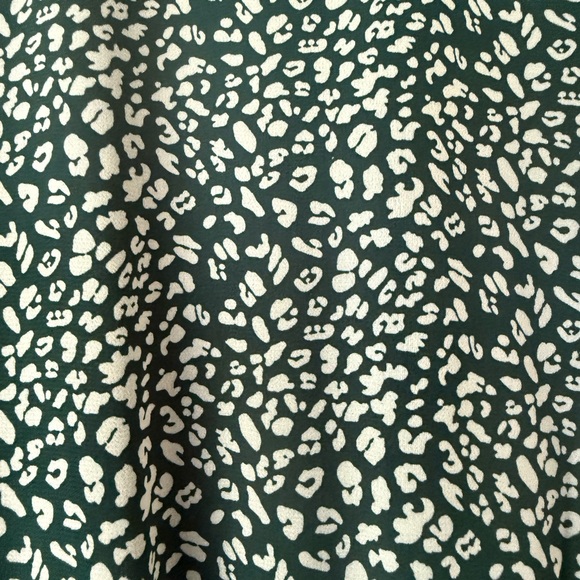 Chic Green and White Patterned Maxi Dress - Picture 7 of 7